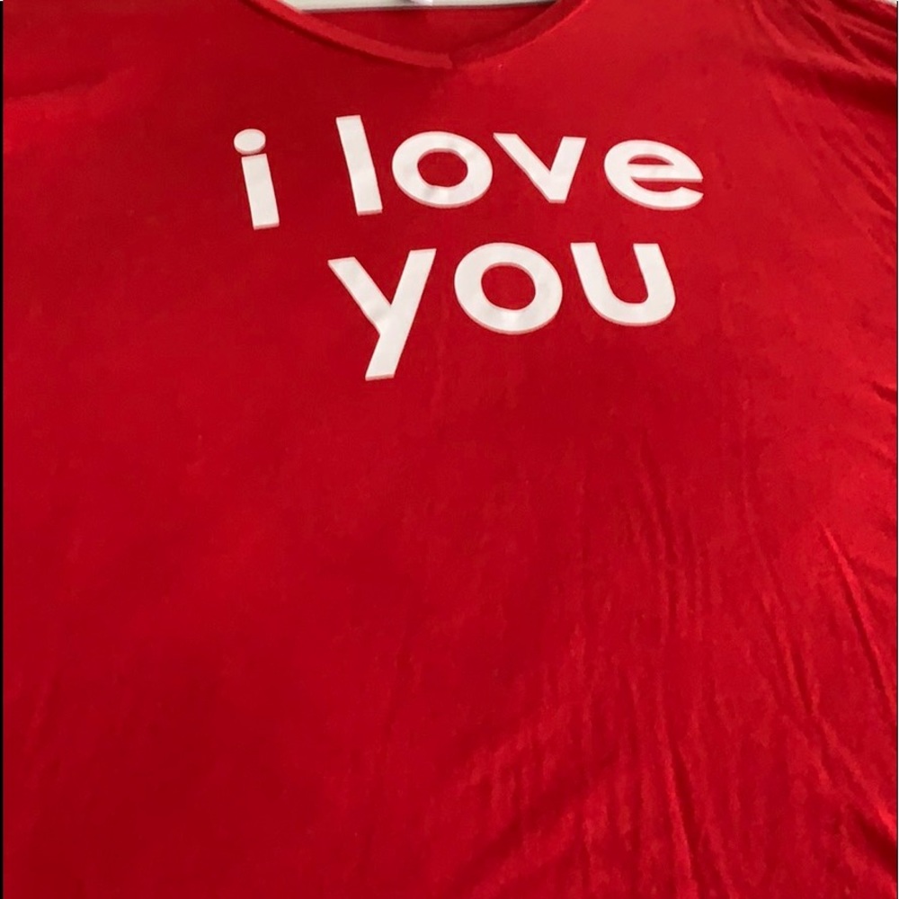 Peace Love World top size small red